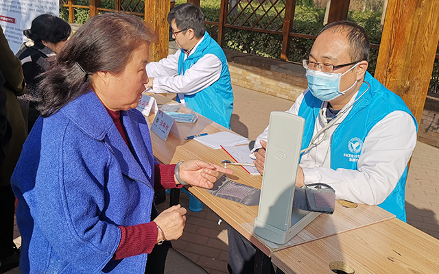 【学雷锋日】ANBO.COM安博体育(中国大陆)科技公司,举办“爱满京城，牵手智慧家医”志愿服务活动(图5)